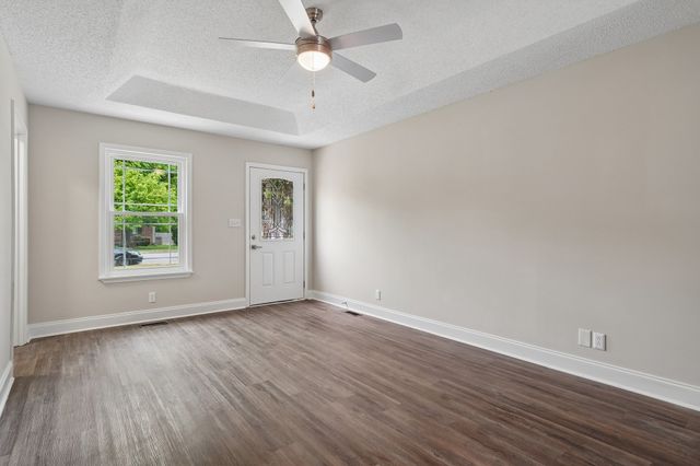 3405 Oak Lawn Dr, Clarksville, TN 37042