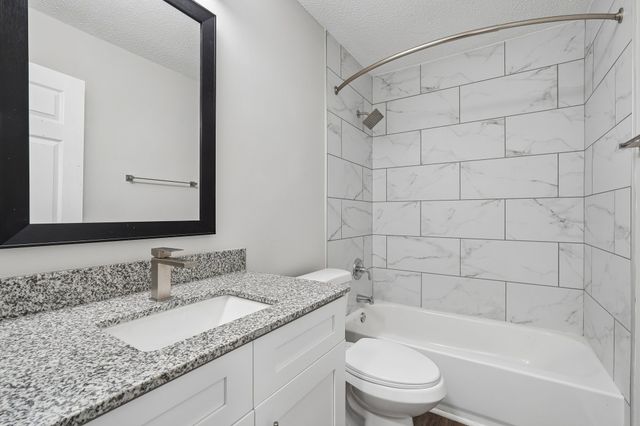 3405 Oak Lawn Dr, Clarksville, TN 37042
