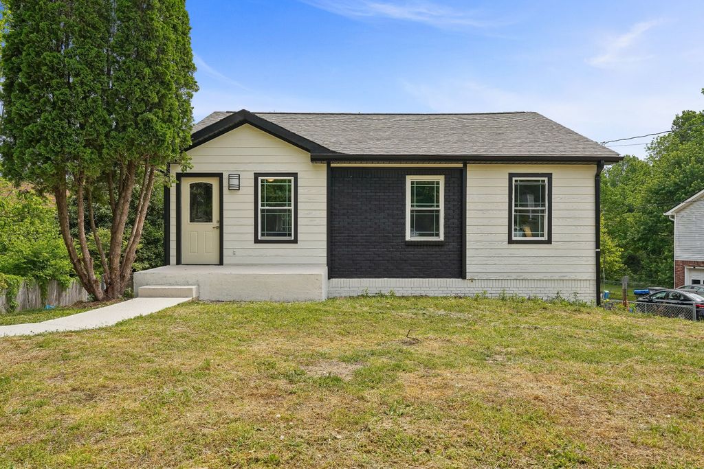 3405 Oak Lawn Dr, Clarksville, TN 37042