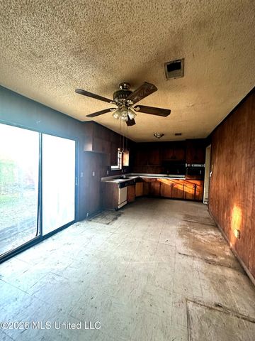 124 Cliff Mitchell Road, Picayune, MS 39466