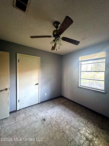 124 Cliff Mitchell Road, Picayune, MS 39466