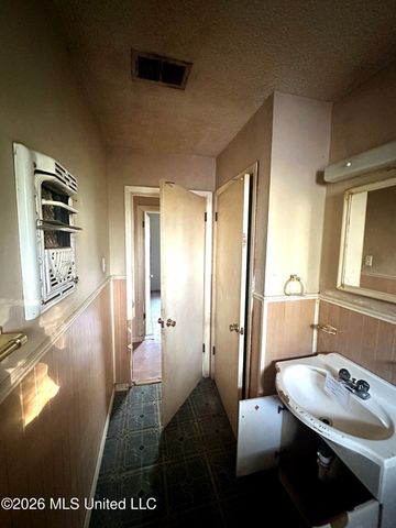 124 Cliff Mitchell Road, Picayune, MS 39466