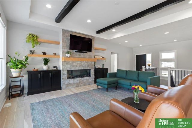 6518 S 208th Avenue, Elkhorn, NE 68022