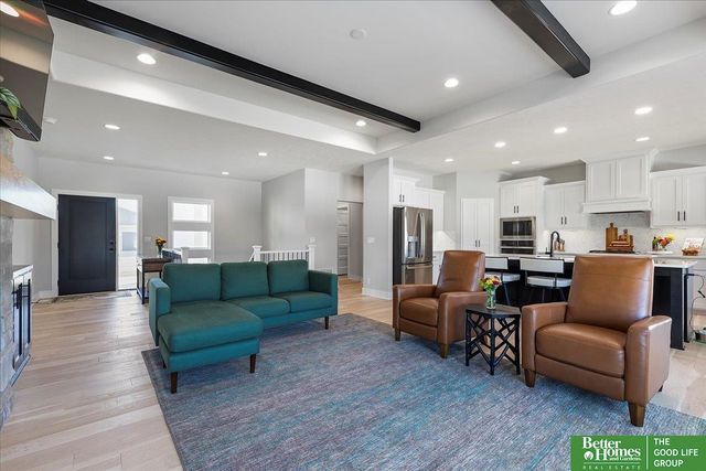 6518 S 208th Avenue, Elkhorn, NE 68022