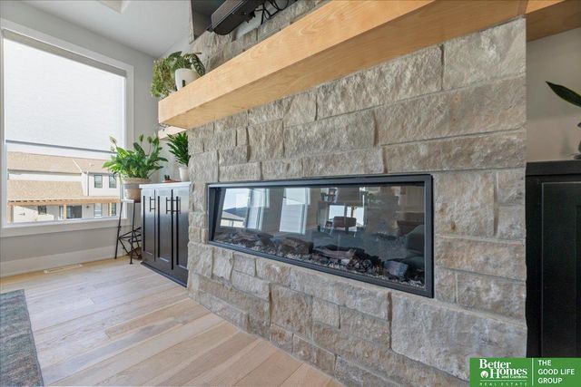 6518 S 208th Avenue, Elkhorn, NE 68022