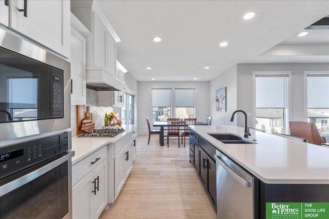 6518 S 208th Avenue, Elkhorn, NE 68022