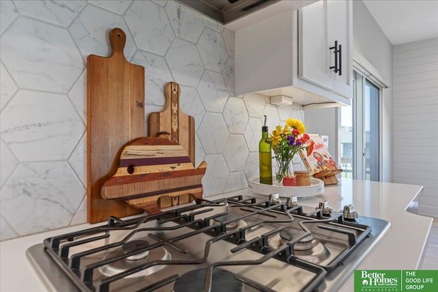 6518 S 208th Avenue, Elkhorn, NE 68022