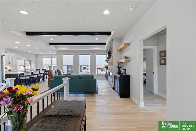 6518 S 208th Avenue, Elkhorn, NE 68022