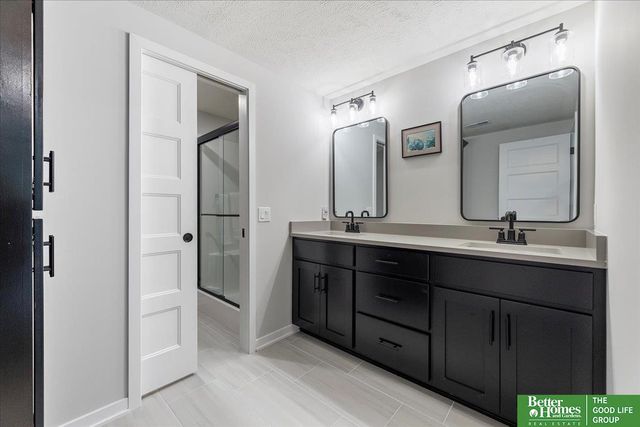 6518 S 208th Avenue, Elkhorn, NE 68022