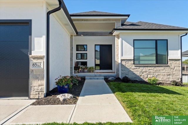 6518 S 208th Avenue, Elkhorn, NE 68022