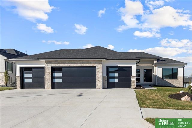 6518 S 208th Avenue, Elkhorn, NE 68022