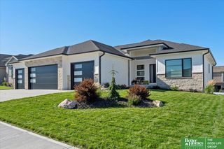 6518 S 208th Avenue, Elkhorn, NE 68022