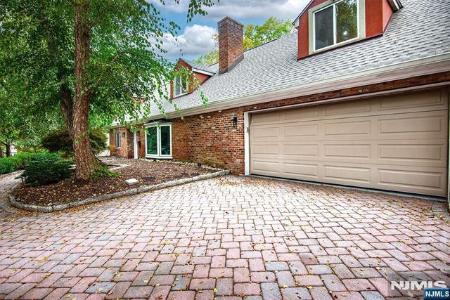 21 Hopkins Street, Hillsdale, NJ 07642