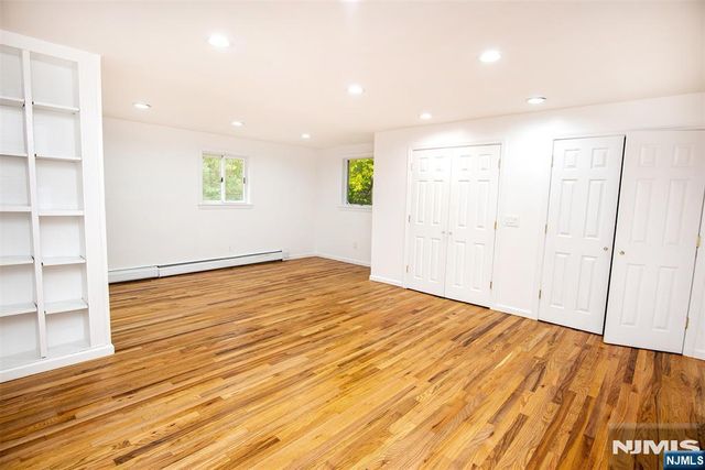 21 Hopkins Street, Hillsdale, NJ 07642