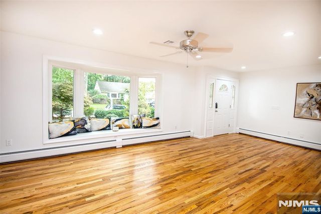 21 Hopkins Street, Hillsdale, NJ 07642