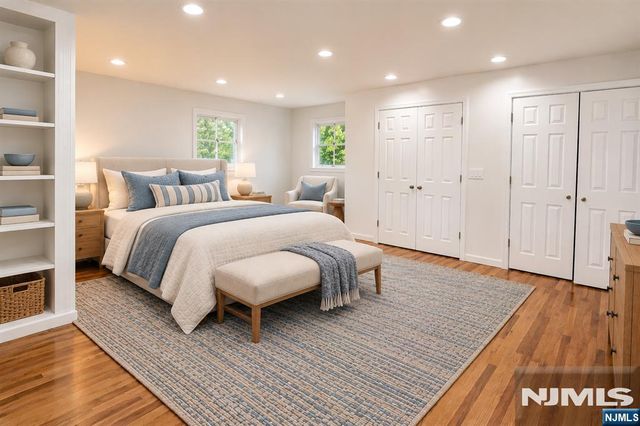 21 Hopkins Street, Hillsdale, NJ 07642