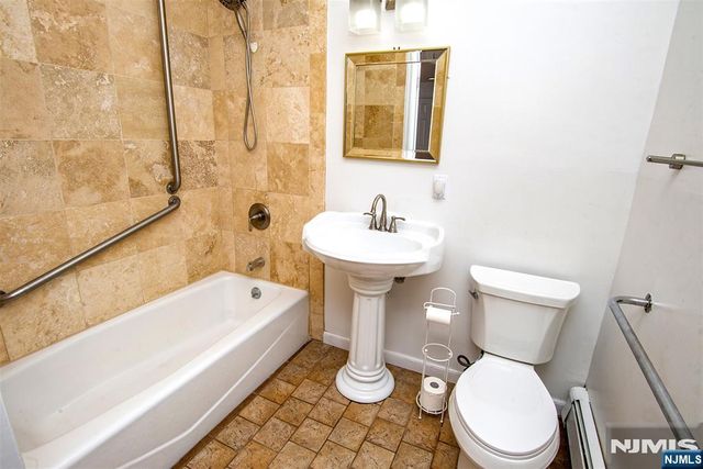 21 Hopkins Street, Hillsdale, NJ 07642