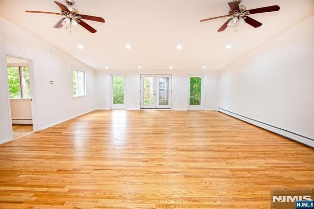 21 Hopkins Street, Hillsdale, NJ 07642