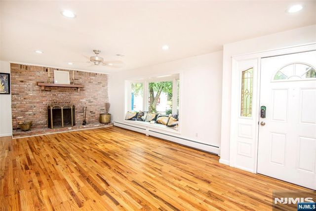 21 Hopkins Street, Hillsdale, NJ 07642