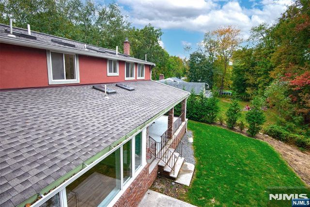 21 Hopkins Street, Hillsdale, NJ 07642