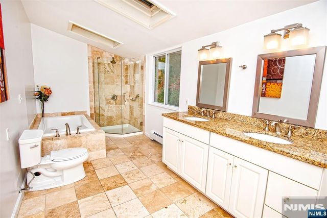 21 Hopkins Street, Hillsdale, NJ 07642