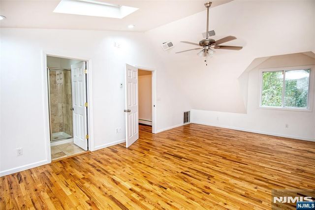 21 Hopkins Street, Hillsdale, NJ 07642