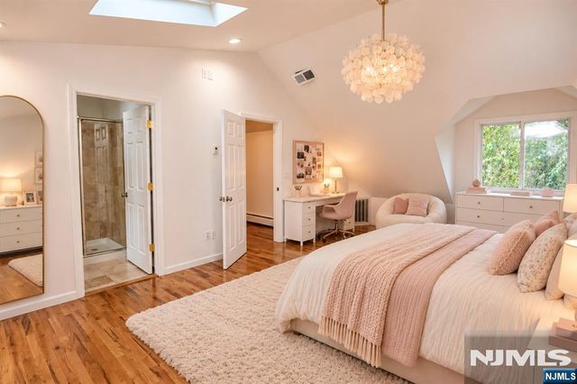 21 Hopkins Street, Hillsdale, NJ 07642