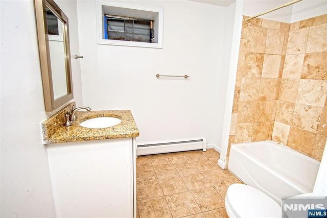 21 Hopkins Street, Hillsdale, NJ 07642