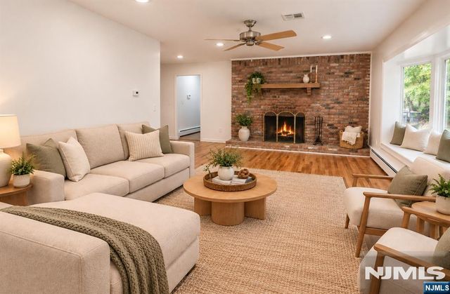 21 Hopkins Street, Hillsdale, NJ 07642