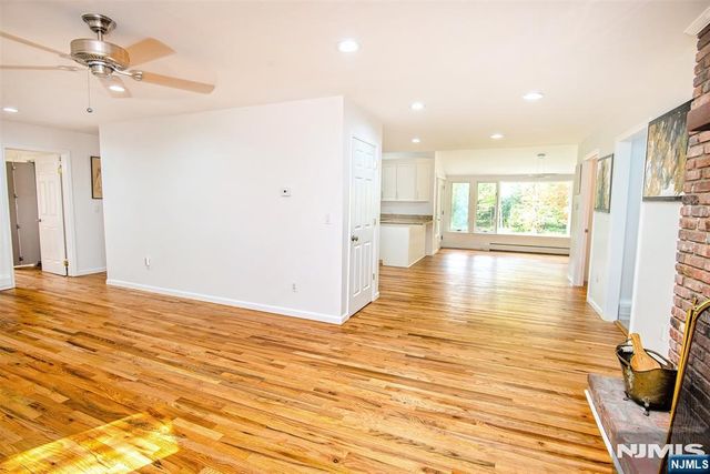 21 Hopkins Street, Hillsdale, NJ 07642