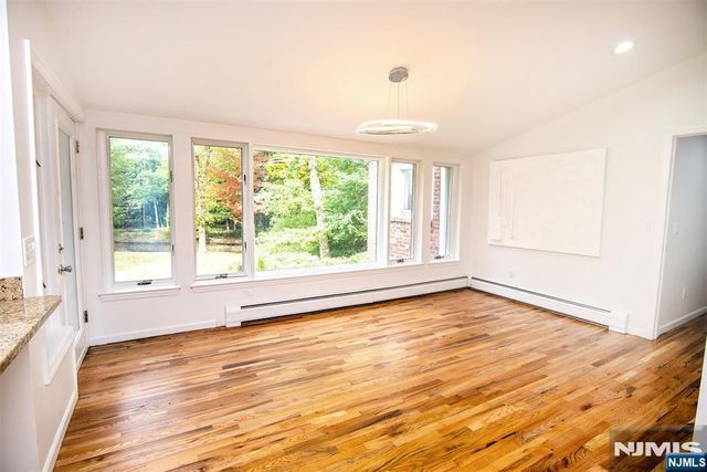 21 Hopkins Street, Hillsdale, NJ 07642