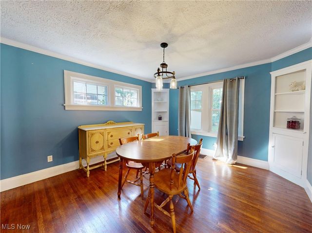 1136 Erieview Road, Cleveland Heights, OH 44121