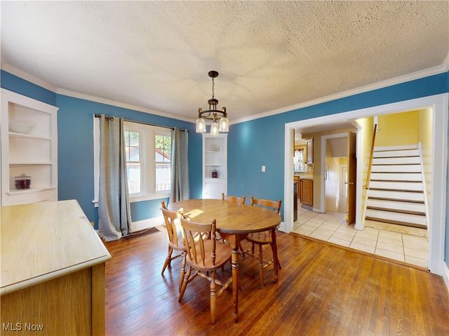 1136 Erieview Road, Cleveland Heights, OH 44121