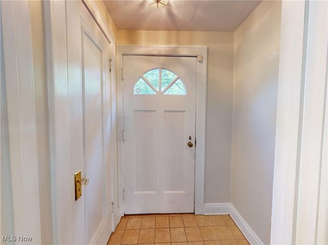 1136 Erieview Road, Cleveland Heights, OH 44121