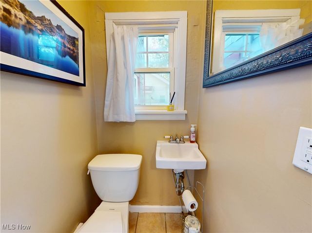 1136 Erieview Road, Cleveland Heights, OH 44121