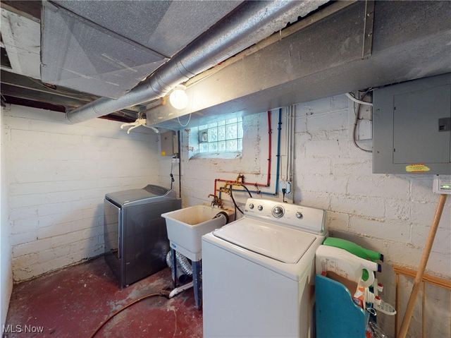 1136 Erieview Road, Cleveland Heights, OH 44121