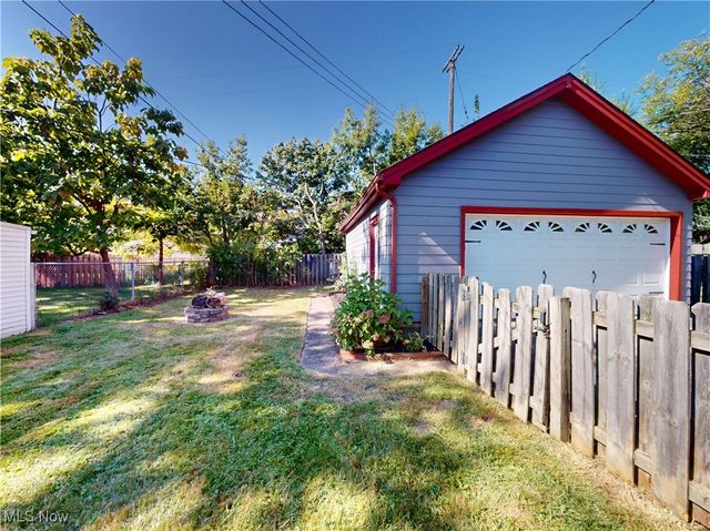 1136 Erieview Road, Cleveland Heights, OH 44121