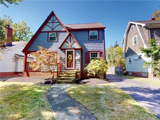 1136 Erieview Road, Cleveland Heights, OH 44121