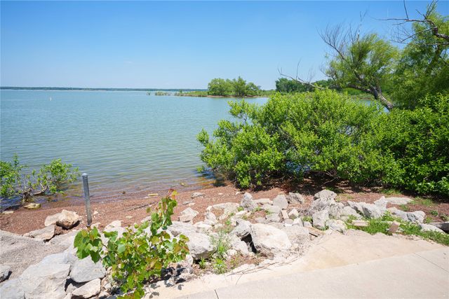 1524 Briarcrest Drive, Grapevine, TX 76051