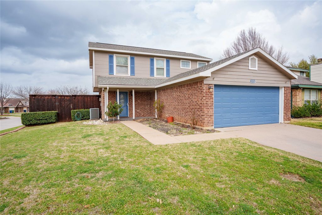 1524 Briarcrest Drive, Grapevine, TX 76051