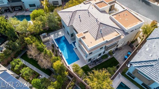 82 Grey Feather Drive, Las Vegas, NV 89135