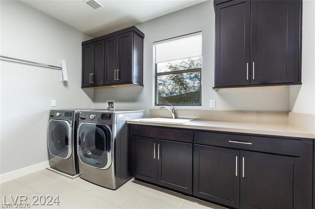 82 Grey Feather Drive, Las Vegas, NV 89135