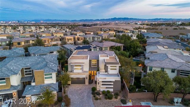 82 Grey Feather Drive, Las Vegas, NV 89135