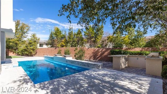 82 Grey Feather Drive, Las Vegas, NV 89135