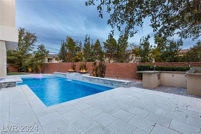 82 Grey Feather Drive, Las Vegas, NV 89135