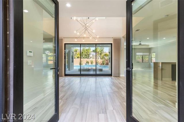 82 Grey Feather Drive, Las Vegas, NV 89135