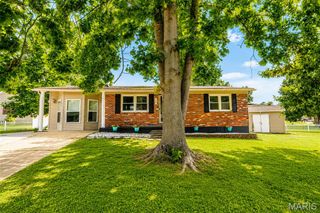 16 Hillcrest Drive, Fredericktown, MO 63645