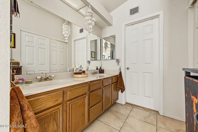 200 E Ridgeland Street, Oro Valley, AZ 85737