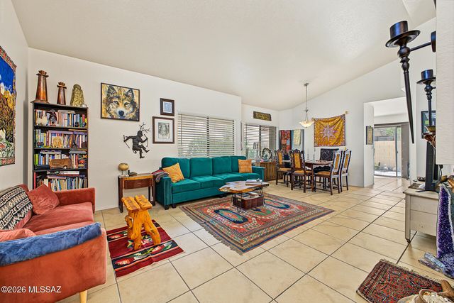 200 E Ridgeland Street, Oro Valley, AZ 85737