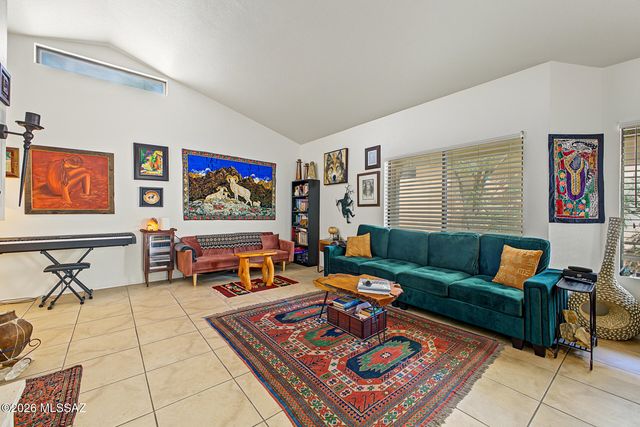 200 E Ridgeland Street, Oro Valley, AZ 85737